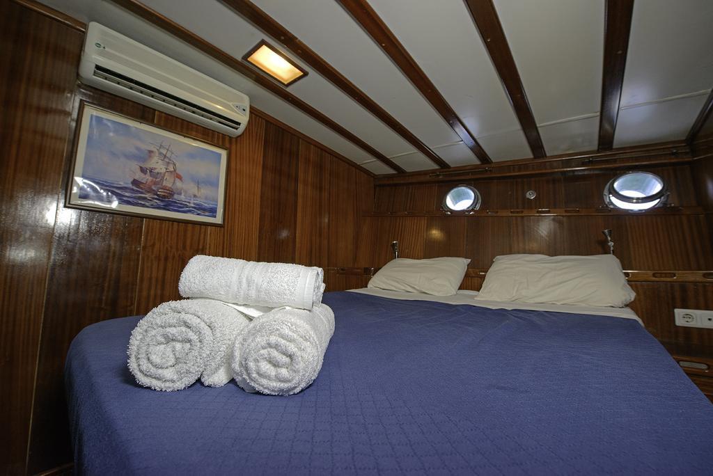 Hotel en barco Tersane Iv Vincitore 4 Di Bruno Barbieri 2*